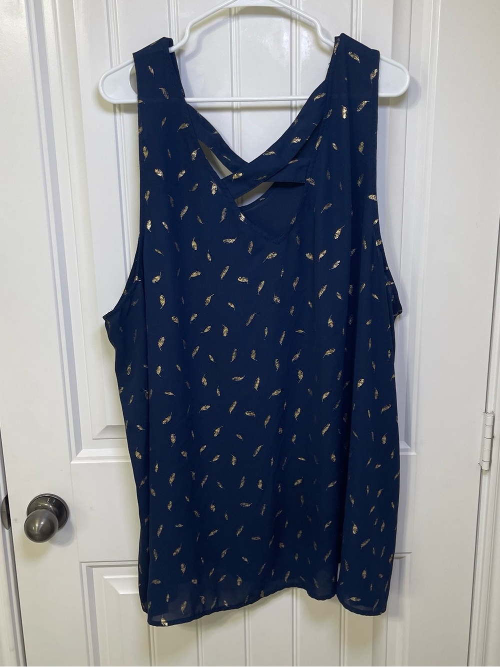 Torrid Size 28 Navy Blue Gold Foil Feather Tank Top Plus Size Strappy Cross Back - Picture 2 of 9